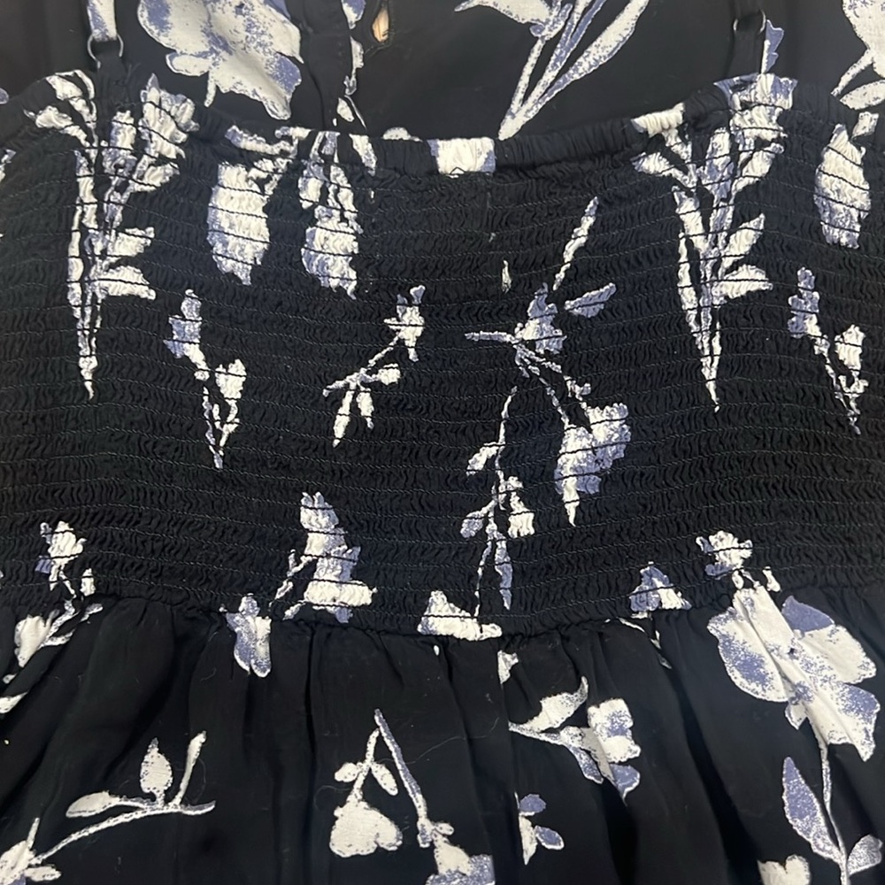 Urban outfitters floral romper - Picture 4 of 5